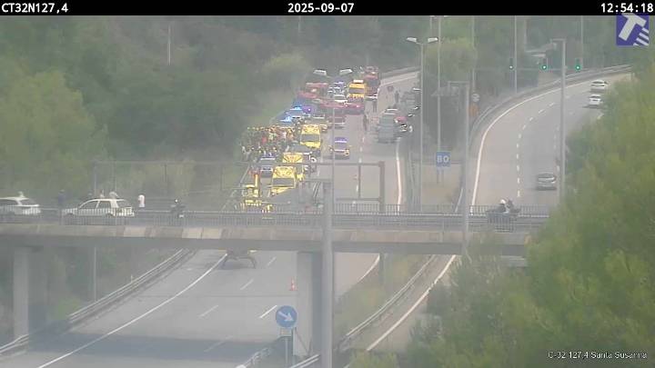 Vuelca un autocar con 60 pasajeros en Santa Susanna, Barcelona: al menos 53 heridos, dos graves
