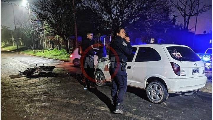 Grave accidente en Diamante: motociclista herida tras colisión con un auto