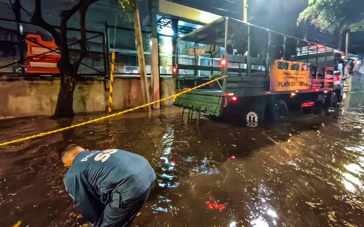 Intensas lluvias golpean a la CDMX: vialidades anegadas y viviendas afectadas
