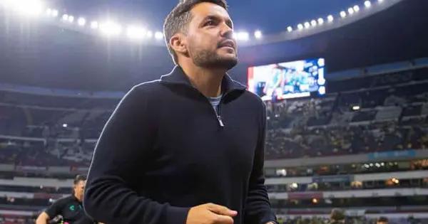 Nicolas Larcamón pide apoyo para Kevin Mier