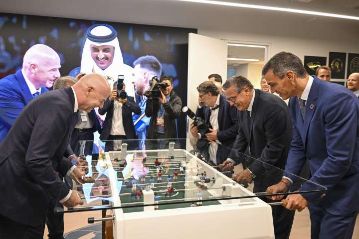 Sánchez con Infantino y mandatarios de Marruecos y Portugal para avanzar en diseño Mundial