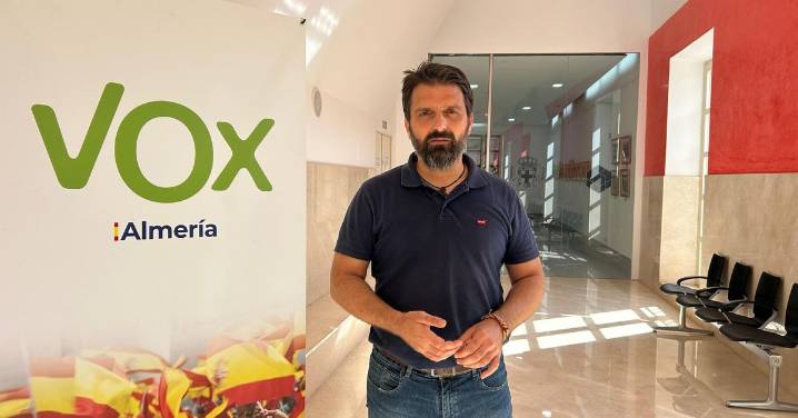 VOX urge a poner "medidas sobre la mesa" para evitar el "colapso" en Almería por los pisos turísticos