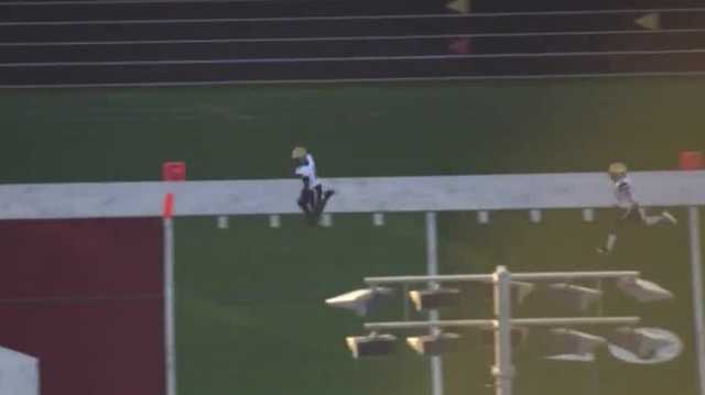 WLKY Highlight of the Night: Fairdale's DyMetrius Taylor runs in 83