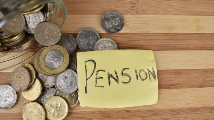 UPS: As deadline approaches, several central government employees still uncertain