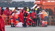Canarias refuerza su personal para dar celeridad al traslado de menores migrantes no acompañados