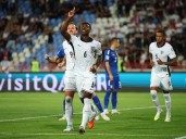 Inglaterra gana, gusta y golea en su visita a Serbia