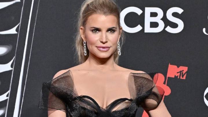 Jessica Simpson Claps Back at Troll Asking If She Still Performs