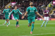 Mohamed Salah scores late penalty to preserve Liverpool's 100% start