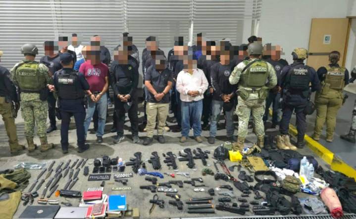 Detienen a 38 hombres relacionados con La Luz del Mundo en Michoacán; portaban armas y equipo táctico