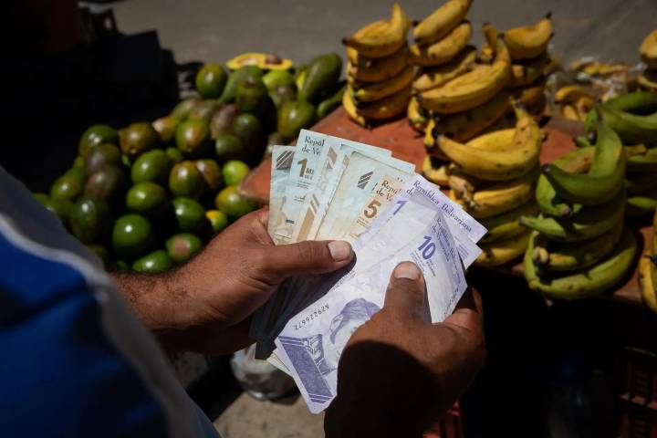 Venezuela: el colapso silencioso de su economía, por Carlos Torrealba Rangel