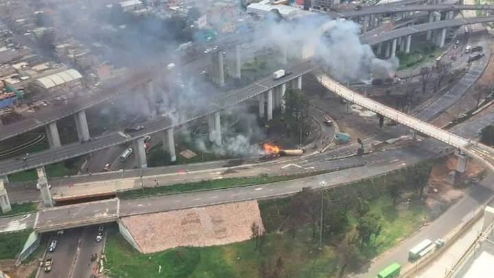 Explosión de pipa de gas paraliza la autopista México-Puebla; cierran ambos sentidos