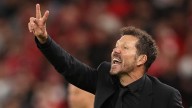 Así se enfrentó Simeone a aficionado que le festejó en su cara gol del Liverpool con el que derrotó al último minuto al Atlético de Madrid en Champions League