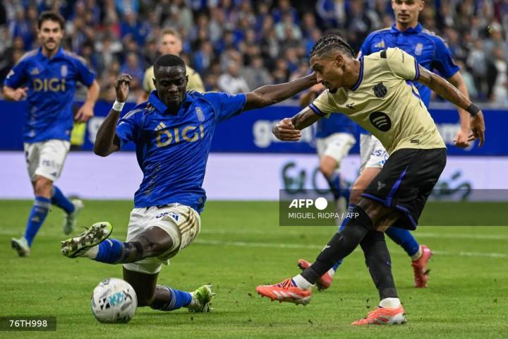 El Barcelona remonta en Oviedo; sigue cerca del Real Madrid