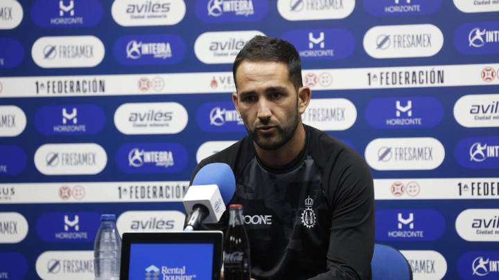 Dani Vidal, técnico del Avilés, antes de medirse al colista de la categoría: "Unionistas es un equipo que va a dar mucha guerra"