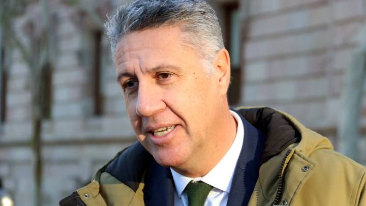 Albiol se desmarca del PP, destaca el catalán como "fundamental en la cohesión" y apoya el Pacte Nacional per la Llengua de Illa