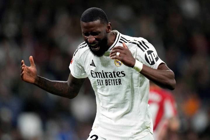 Antonio Rüdiger será baja tres meses con el Real Madrid por lesión muscular