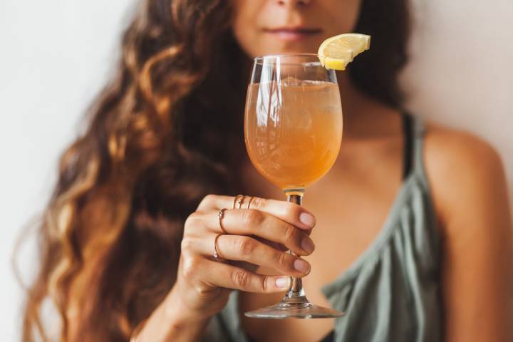 Drinking Kombucha Regularly Could Help You Lose Weight
