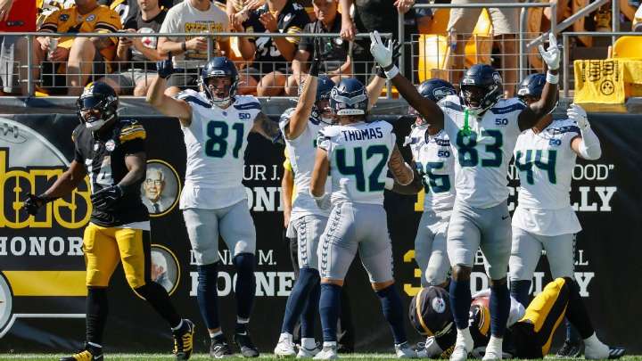 Kaleb Johnson kickoff blunder helps Seahawks down Steelers