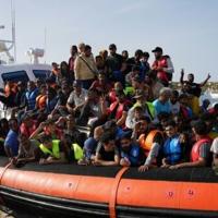 Pope Leo thanks Lampedusans for welcoming migrants
