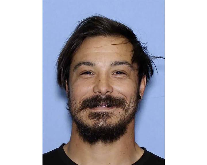 Officials find remains they believe are Travis Decker, wanted in killings of his 3 young daughters