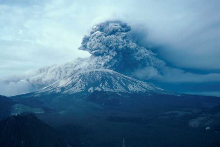 Wind at Mount St. Helens stirs up ash from 1980