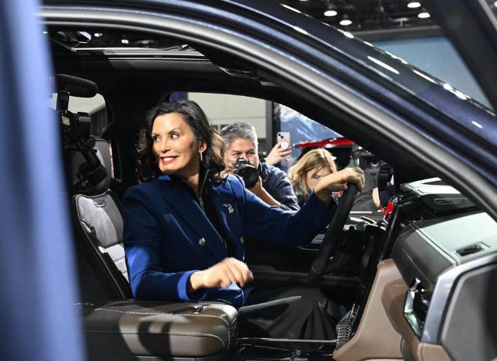 Whitmer says Japanese auto supplier will bring regional HQ to Wixom