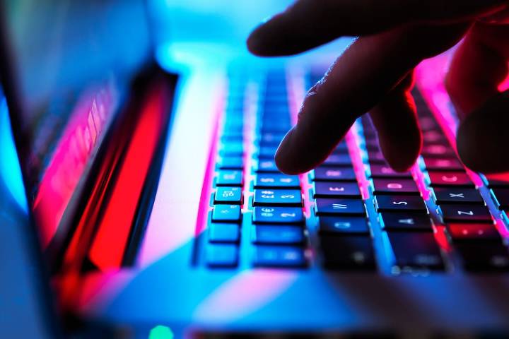 Estudio revela qué tipo de personas mienten más en Internet y por qué lo hacen