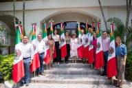Entrega de banderas