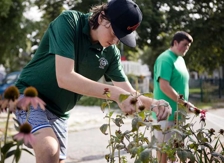 Warren HEZ internship program inspires a new generation