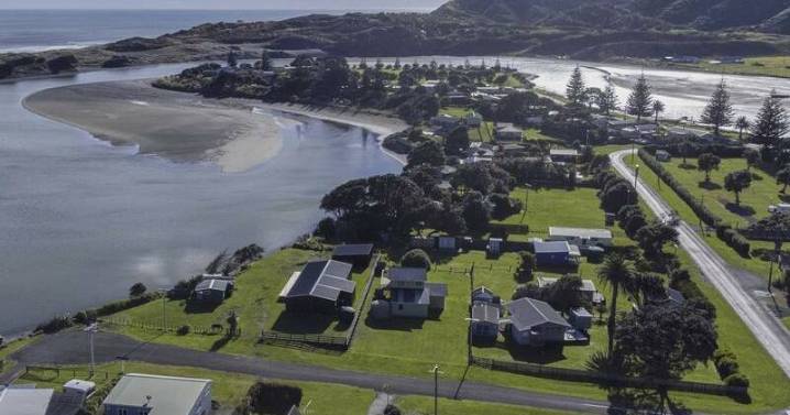 NZ father on the run for years shot dead by police