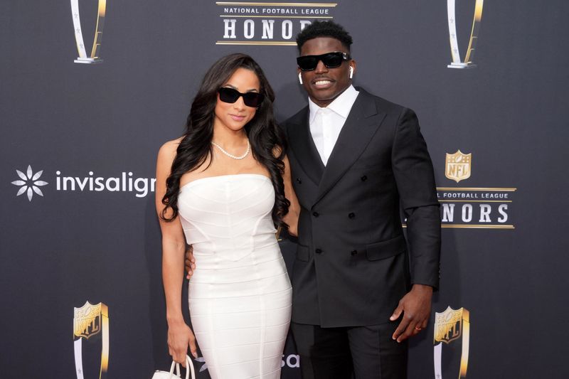 Tyreek Hill's wife alleges domestic violence in divorce filing