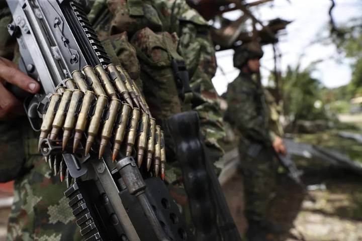 Dos militares heridos tras ataque con explosivos en zona rural de El Patía, Cauca