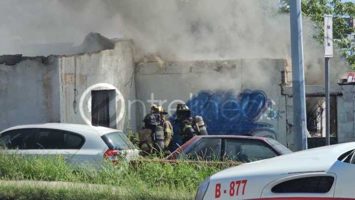 Sofocan incendio en colonia Granjas