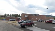 Al menos 3 heridos tras tiroteo en escuela de Colorado 🎦