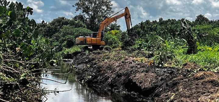 Más de 3 mil familias beneficiadas con limpieza del caño Prado del Sur
