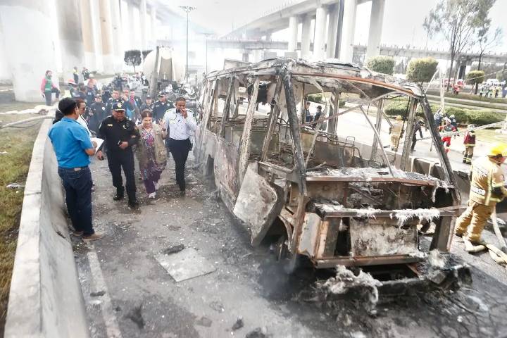 Graves dos veracruzanos tras explosión de pipa de gas en Iztapalapa
