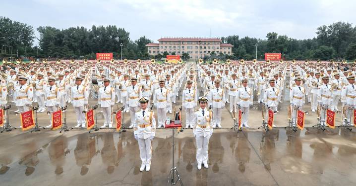 Xi Jinping advierte de los desafíos mundiales a la paz en el desfile militar por el Día de la Victoria