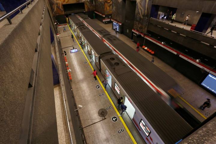 “No estás solo”: conductor del Metro de Santiago conmueve con viralizado mensaje sobre salud mental tras días difíciles