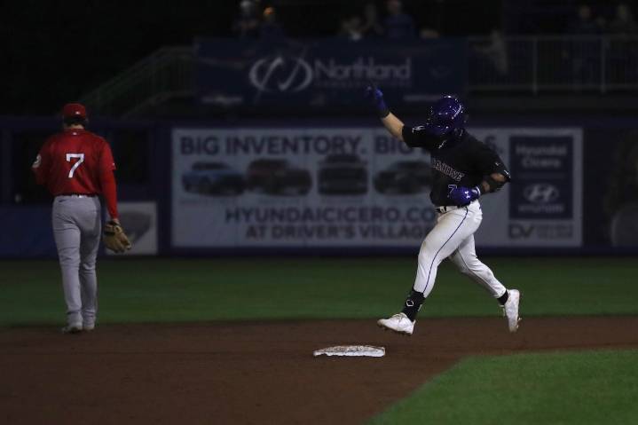 Syracuse rallies late but falls to Worcester, 6