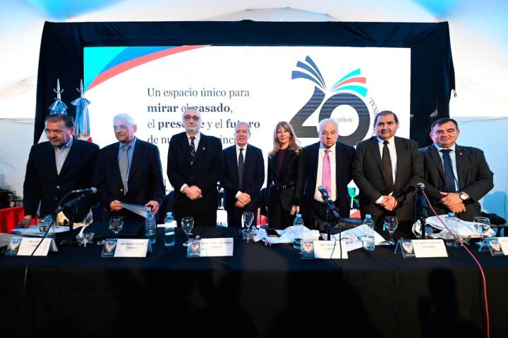 El jefe de Gabinete participó de la mesa panel por los 20 años de la Reforma Constitucional
