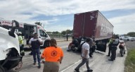 Autobús y tráiler se incendian tras choque en Córdoba