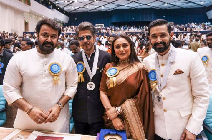 Mohanlal, Shah Rukh, Rani Mukerji receive National Awards