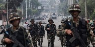 Nepal extendió el toque de queda tras los violentos disturbios que dejaron 25 muertos y forzaron la renuncia del gobierno