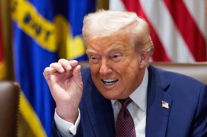 Trump busca frenar $4.900 millones en ayuda exterior aprobados por el Congreso de EEUU
