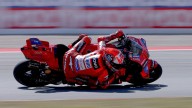Una caída de Àlex Márquez pone en bandeja el Mundial a su hermano Marc