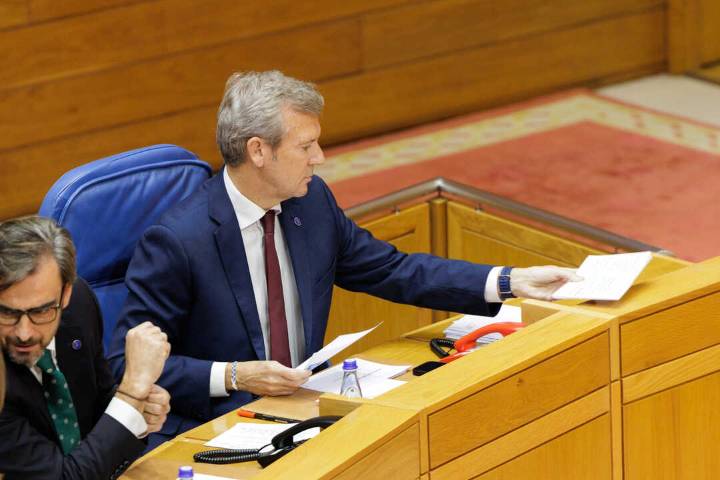 Rueda y el líder del PSdeG suben el tono del debate por Altri y el centro de menores