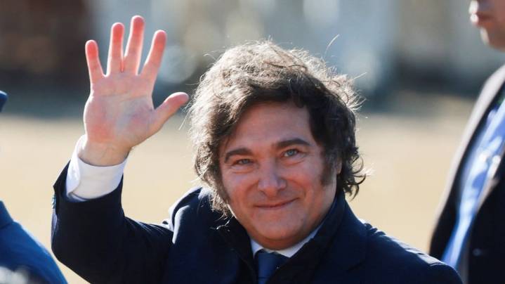 Tras la dura derrota electoral, Milei fue invitado a la reunión de la ultraderecha europea
