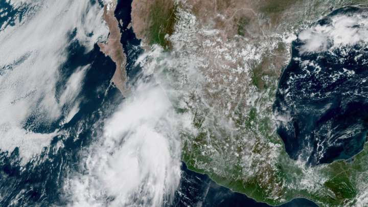 Tormenta Tropical Lorena: ¿Cuándo Tocará Tierra y Qué Estados en México Afectará?