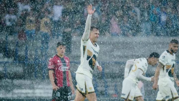 ¿Aaron Ramsey debuta como goleador en Pumas, pero todos hablan de su maldición
