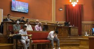 Los acusados de la 'manada de Castelldefels' pactan penas que oscilan entre los 3 y los 8 años de prisión